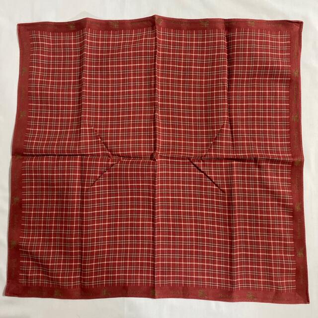 BURBERRY(バーバリー)のBurberrys ハンカチ　中古品　レッドチェック　#2120 レディースのファッション小物(ハンカチ)の商品写真