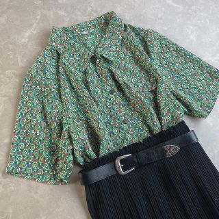 Grimoire - used レトロ 緑 渦巻き柄 シャツ 古着 ヴィンテージ