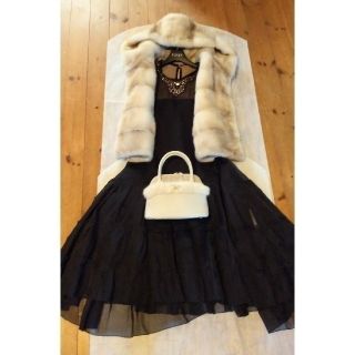 フォクシー(FOXEY)のご予約品でございます。フォクシー　ミンクファー　カシミヤ　ベスト　フーディパフ(毛皮/ファーコート)