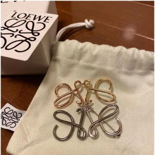 LOEWE - LOEWEロエベ◯アナグラムブローチ◯4colorの通販 by MMM