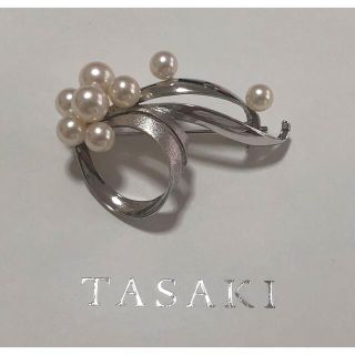 タサキ(TASAKI)の美品　タサキ　真珠　ブローチ　8珠　(ブローチ/コサージュ)