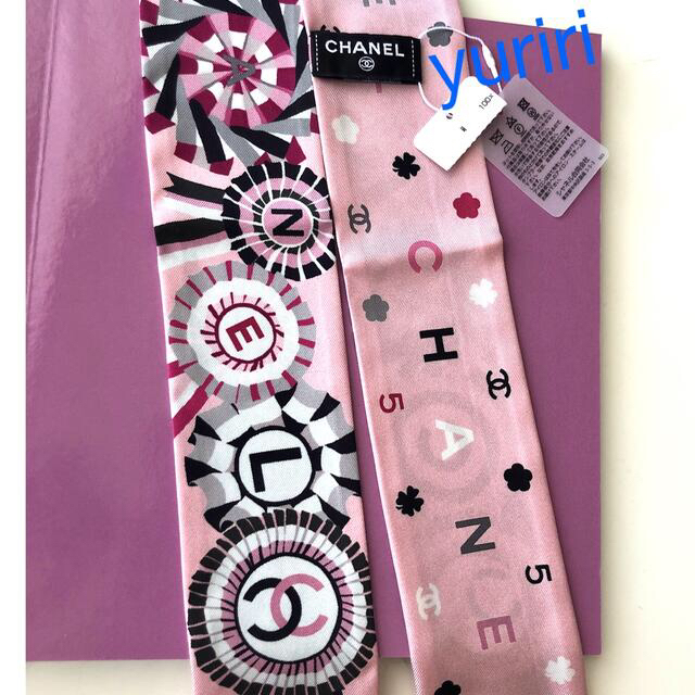 CHANEL(シャネル)の🖤シャネル💗タグ付き❣️新品未使用品✨ブラッ ×ピンク　ツイリー💖 レディースのファッション小物(バンダナ/スカーフ)の商品写真