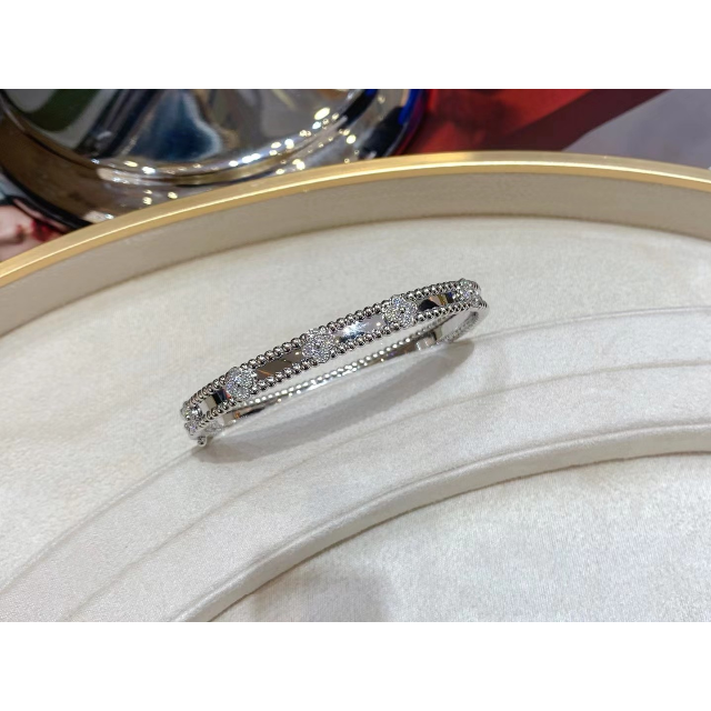 カード Van ⭐️極美品⭐️vancleef&arpels ブレスレット 18kの通販 by