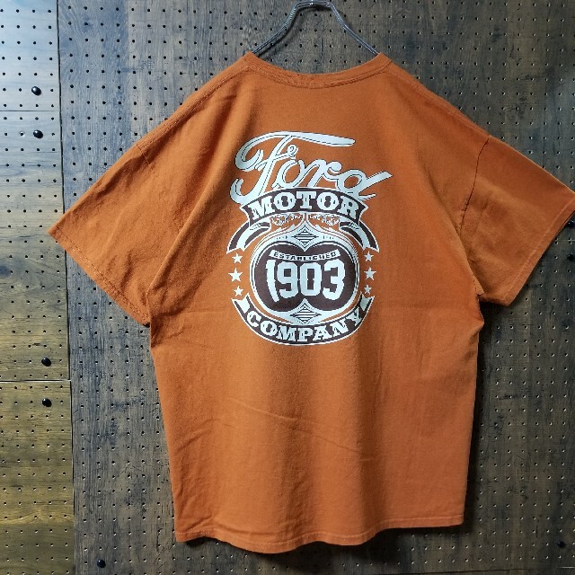 GILDAN(ギルタン)の【人気デザイン】 Ford　フォード　企業　デザイン　Tシャツ　2XL　オレンジ メンズのトップス(Tシャツ/カットソー(半袖/袖なし))の商品写真