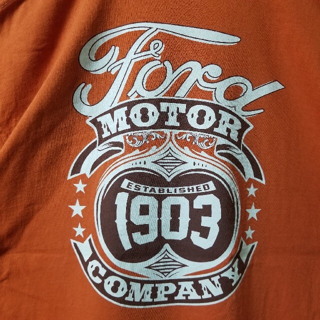 GILDAN(ギルタン)の【人気デザイン】 Ford　フォード　企業　デザイン　Tシャツ　2XL　オレンジ メンズのトップス(Tシャツ/カットソー(半袖/袖なし))の商品写真