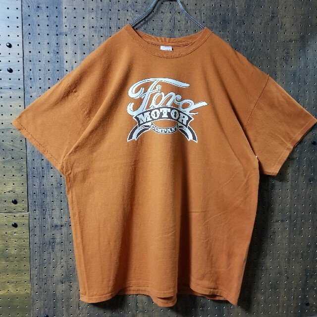 GILDAN(ギルタン)の【人気デザイン】 Ford　フォード　企業　デザイン　Tシャツ　2XL　オレンジ メンズのトップス(Tシャツ/カットソー(半袖/袖なし))の商品写真