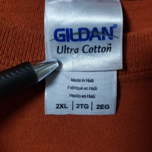 GILDAN(ギルタン)の【人気デザイン】 Ford　フォード　企業　デザイン　Tシャツ　2XL　オレンジ メンズのトップス(Tシャツ/カットソー(半袖/袖なし))の商品写真