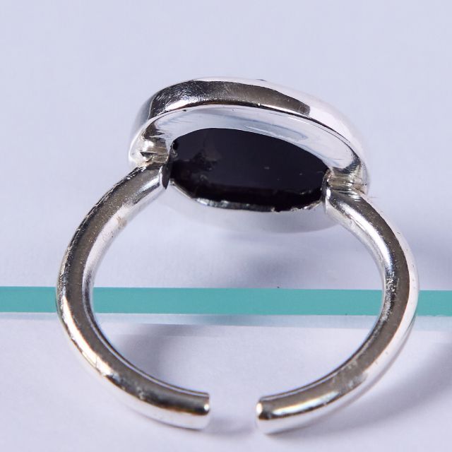 【02】ブラックオニキス ローズカット フリーサイズ シルバー ベゼル リング レディースのアクセサリー(リング(指輪))の商品写真