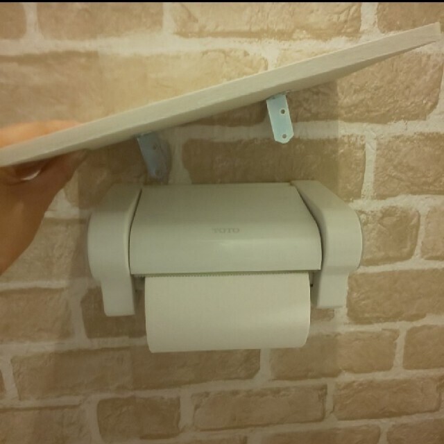 トイレットペーパーホルダー☆テーブル(アースホワイト)の通販 by