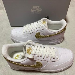 ナイキ(NIKE)の27 新品 NIKE ナイキ ウィメンズ エア フォース 1 '07 ペイズリー(スニーカー)