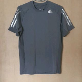 アディダス(adidas)のアディダス プラクティス シャツ Ｔシャツ Ｓ 灰×銀 新品 未使用 紙タグ付き(Tシャツ/カットソー(半袖/袖なし))