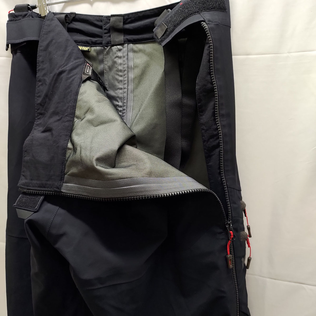 MILLET(ミレー)のミレー K PRO GTX PANT K プロ ゴアテックス パンツ L ブラック/グレー MIV5709 メンズ MILLET スキー スノボ スポーツ/アウトドアのアウトドア(その他)の商品写真