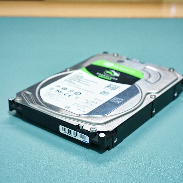 PCパーツSeagate BarraCuda 3.5 4TB 内蔵型HDD② ほぼ新品