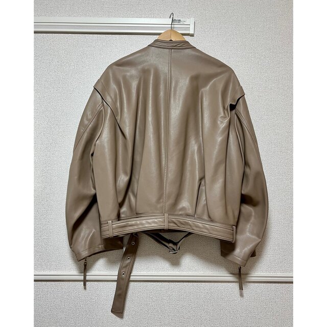 Ameri VINTAGE(アメリヴィンテージ)の【prk_1011様専用】RETRO FAKE LEATHER JACKET メンズのジャケット/アウター(レザージャケット)の商品写真