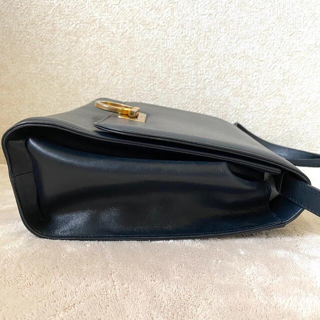 Salvatore Ferragamo(サルヴァトーレフェラガモ)のSalvatore Ferragamo ガンチーニ ショルダーバッグ レザー レディースのバッグ(ショルダーバッグ)の商品写真