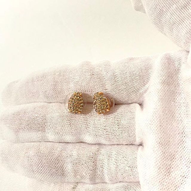 SWAROVSKI - 【新品】スワロフスキー しずく型 ピアス ティアドロップ