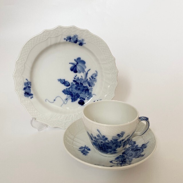 ROYAL COPENHAGEN 専用訳あり☆ロイヤルコペンハーゲン ブルーフラワーカーブ トリオセットの通販 by さこすけ's shop｜ ロイヤルコペンハーゲンならラクマ