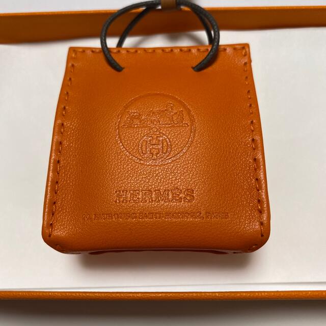 Hermes(エルメス)の新品未使用品！HERMES.サックオランジュ.フー/ゴールド レディースのアクセサリー(チャーム)の商品写真