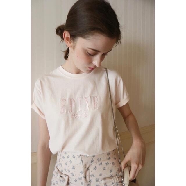 épine(エピヌ)のÉPINE PARIS embroidery tee baby pink レディースのトップス(Tシャツ(半袖/袖なし))の商品写真