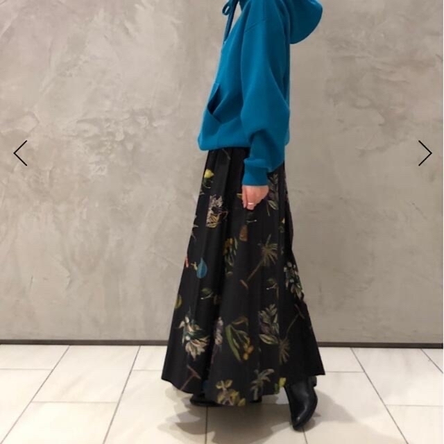 CABAN コットンボタニカルスカート