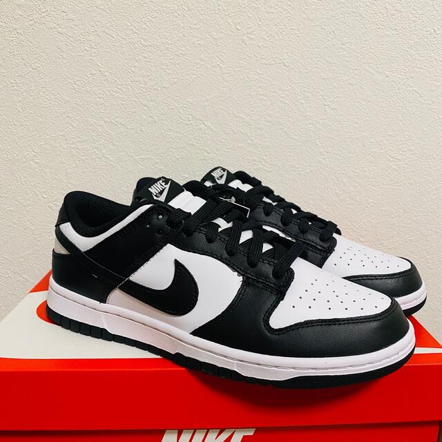 NIKE(ナイキ)のNike WMNS Dunk Low "White/Black" 26.5cm メンズの靴/シューズ(スニーカー)の商品写真