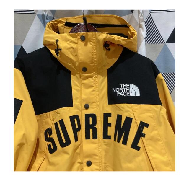 supreme× THE NORTH FACEコラボパーカー