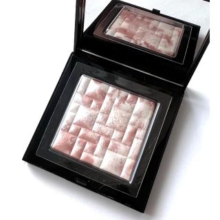 ボビイブラウン(BOBBI BROWN)のボビイブラウン ハイライティング パウダー  ピンクグロウ ハイライト(フェイスパウダー)