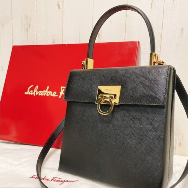 女性が喜ぶ♪ 【新品】フェラガモ - Ferragamo ガンチーニ 黒 レザー