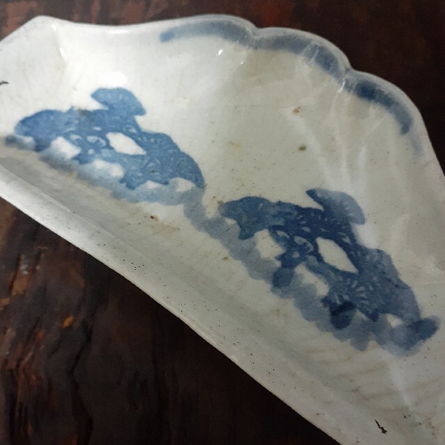 【本物保証❗️】江戸時代前期　藍九谷　富士山形　こんにゃく印判　松の図　変形皿