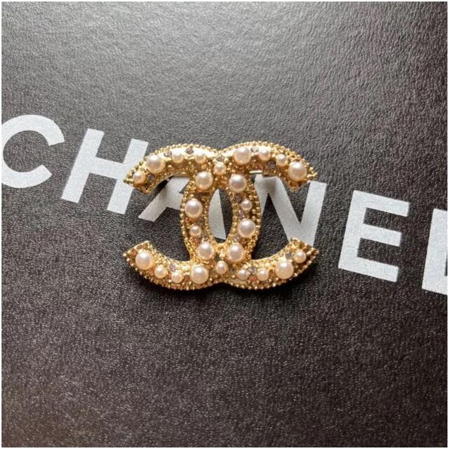 CHANEL(シャネル)の CHANEL ブローチ ハンドメイドのアクセサリー(コサージュ/ブローチ)の商品写真