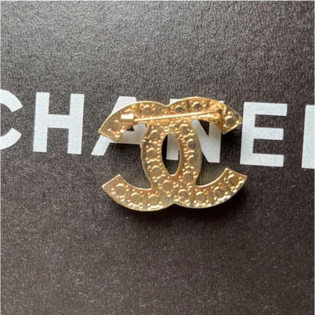 CHANEL(シャネル)の CHANEL ブローチ ハンドメイドのアクセサリー(コサージュ/ブローチ)の商品写真