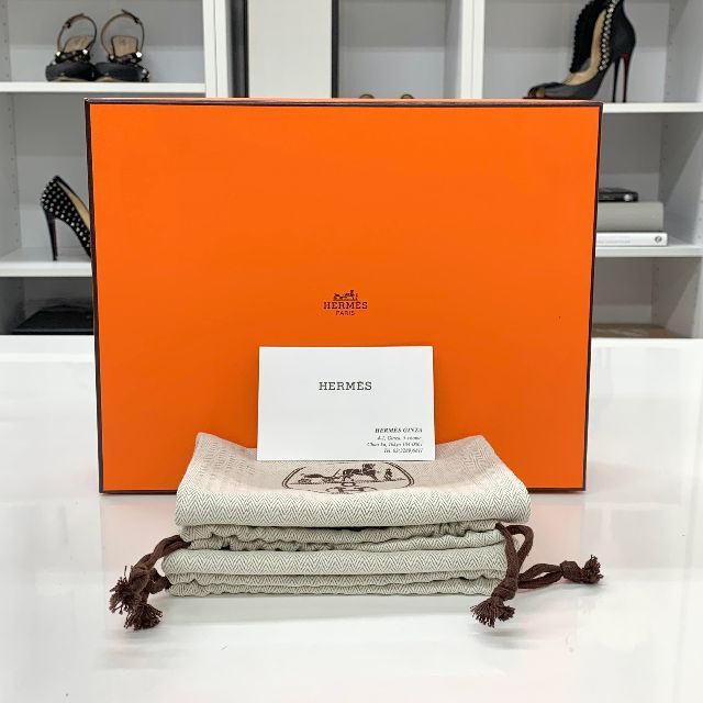 Hermes(エルメス)の4550 未使用 エルメス オラン レザー パンチング サンダル ホワイト レディースの靴/シューズ(サンダル)の商品写真