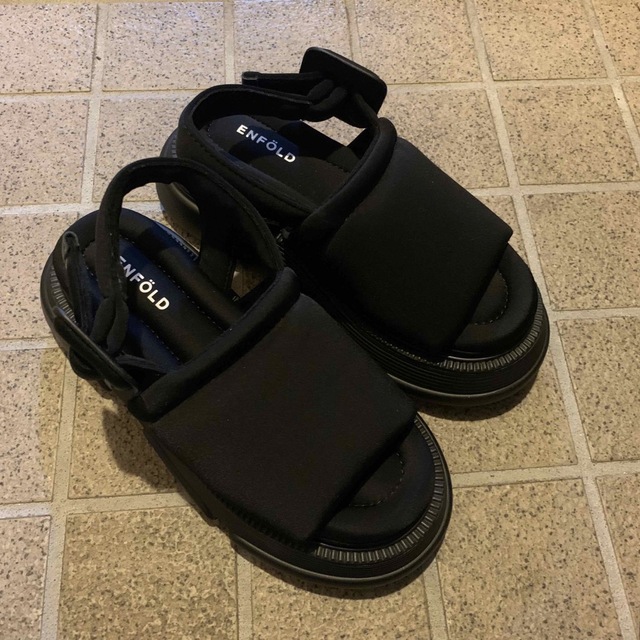 ENFOLD(エンフォルド)のPadded Sandals ENFOLD レディースの靴/シューズ(サンダル)の商品写真