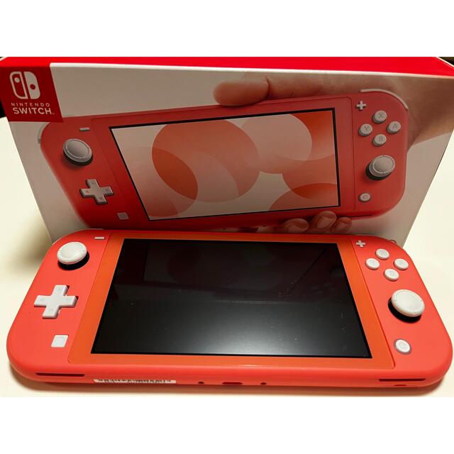 Nintendo Switch Lite 本体　コーラル エンタメ/ホビーのゲームソフト/ゲーム機本体(携帯用ゲーム機本体)の商品写真