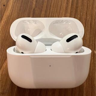 アップル(Apple)のAirPods Pro ワイヤレスヘッドフォン MagSafe対応 (ヘッドフォン/イヤフォン)
