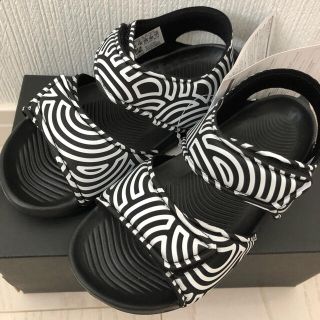 アディダス(adidas)のadidas アディダス　サンダル　  18cm   新品(サンダル)