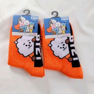 ビーティーイシビル(BT21)の⭐新品・2足セット⭐BT21　RJ 　ジン　スニーカー丈　可愛い　オレンジ(ソックス)