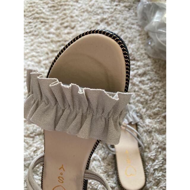 【新品未使用】サンダル 白　ホワイト　夏　フラットサンダル レディースの靴/シューズ(サンダル)の商品写真