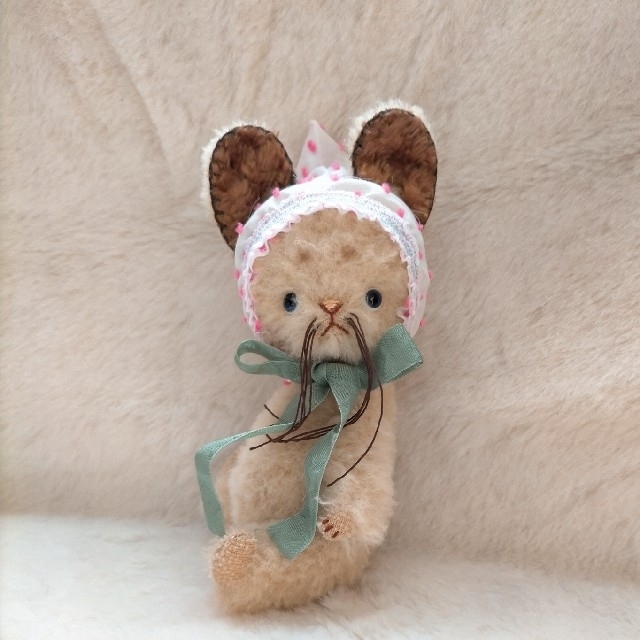 イリナキウサギさん(イチゴカスタード) ハンドメイドのぬいぐるみ/人形(その他)の商品写真