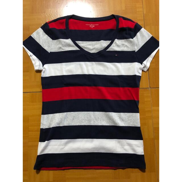 TOMMY HILFIGER(トミーヒルフィガー)のトミーヒルフィガー　Ｔシャツ　新品未使用 レディースのトップス(Tシャツ(半袖/袖なし))の商品写真