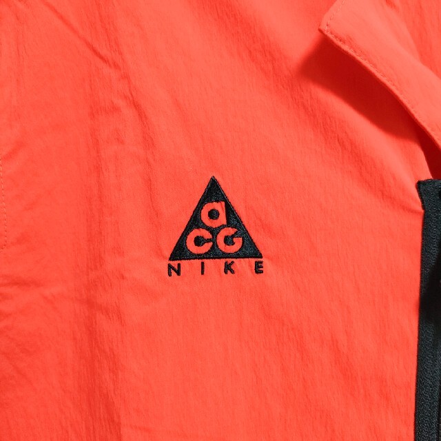 NIKE(ナイキ)の【新品】NIKE acgのジップアップナイロンシャツ！ メンズのトップス(Tシャツ/カットソー(半袖/袖なし))の商品写真