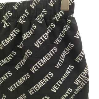 VETEMENTS ヴェトモン 21SS All-Over Logo Swimshorts
