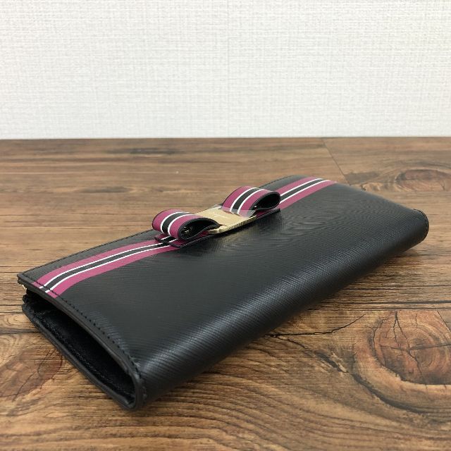 未使用品 Salvatore Ferragamo 長財布 ヴァラ 436