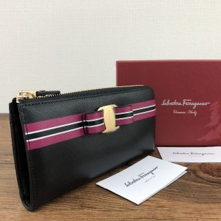 未使用品 Salvatore Ferragamo 長財布 ヴァラ 436