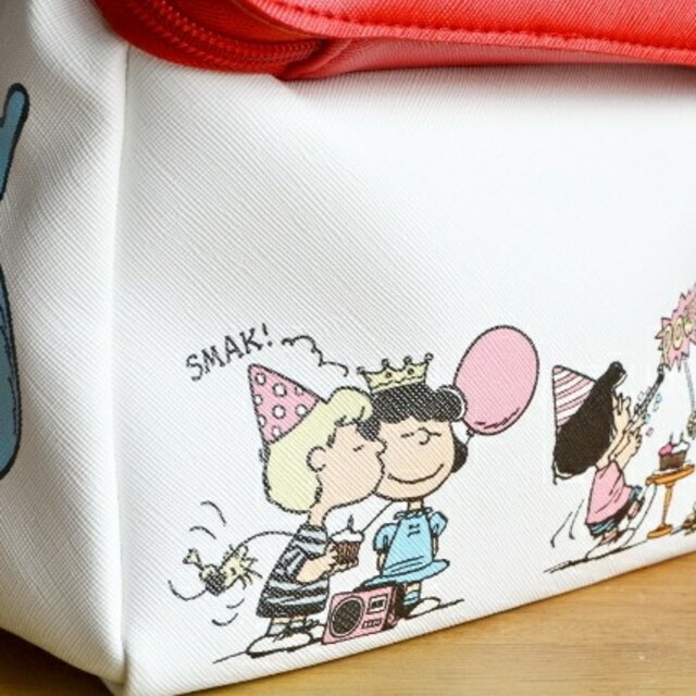 【ポムフライ様用】☆SNOOPY スヌーピーハウスの収納ポーチ レディースのファッション小物(ポーチ)の商品写真