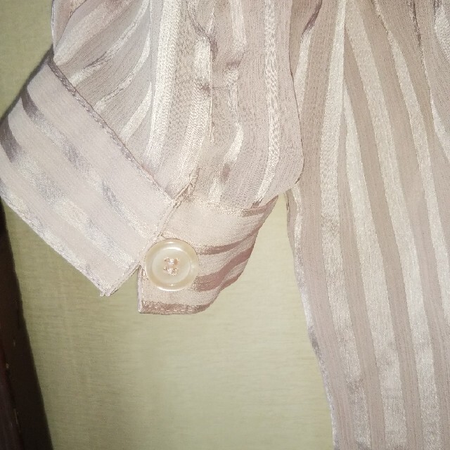 フェミニンなブラウス レディースのトップス(シャツ/ブラウス(半袖/袖なし))の商品写真