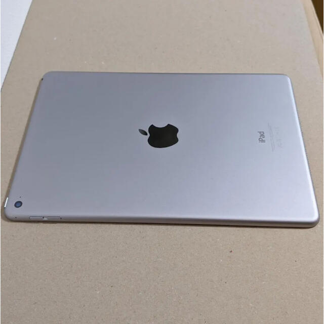 iPad(アイパッド)のiPad Air2 Wi-Fiモデル 16GB (スペースグレイ)  スマホ/家電/カメラのスマートフォン/携帯電話(その他)の商品写真