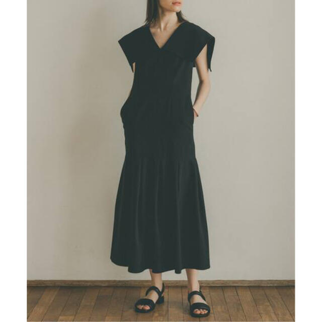 CLANE(クラネ)の【新品・未使用】CLANEクラネBIG COLLAR ONE PIECE レディースのワンピース(ロングワンピース/マキシワンピース)の商品写真