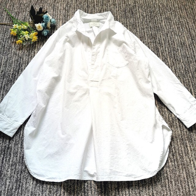 Ungrid(アングリッド)のアングリッド　白シャツ　スキッパーシャツ　コットン　オーバーサイズ レディースのトップス(シャツ/ブラウス(長袖/七分))の商品写真