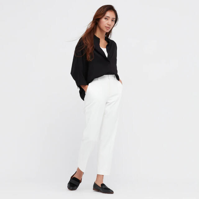 UNIQLO�X�}�[�g�A���N���p���c �z���C�g